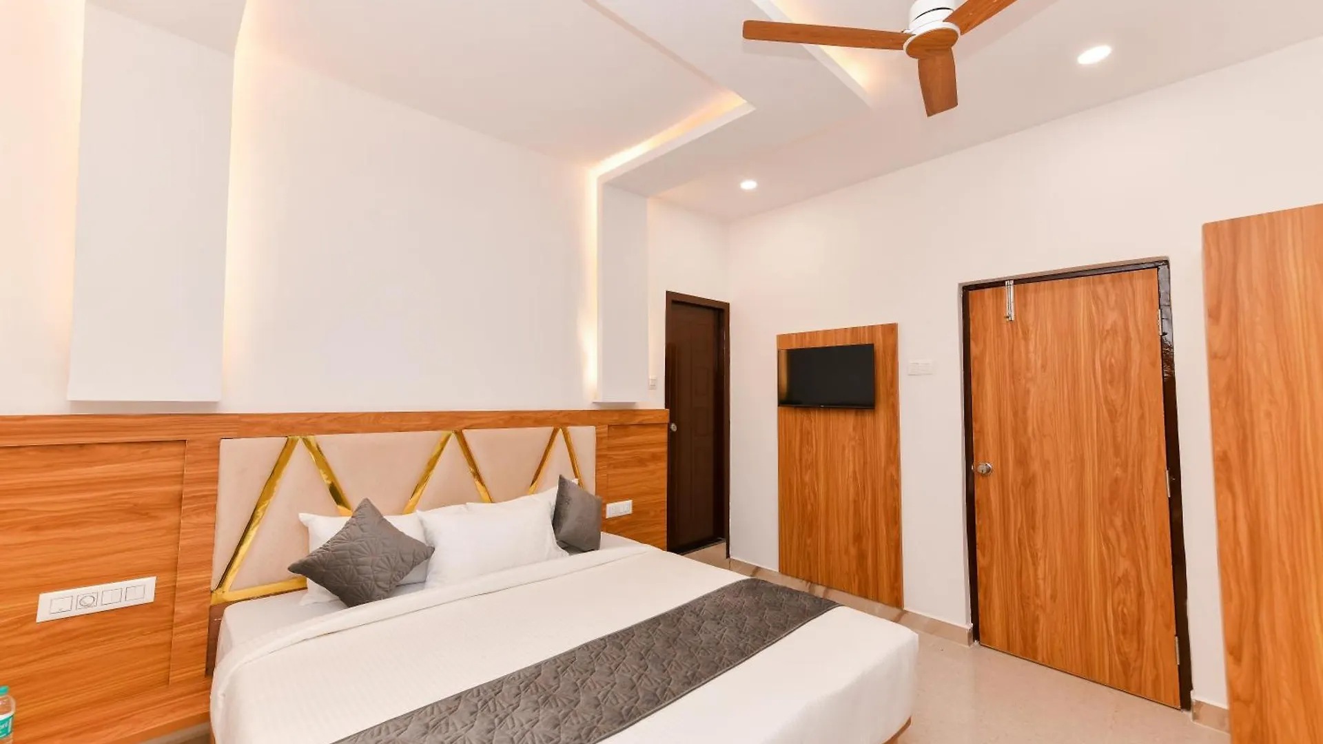 Hotel Shine International Maisúr