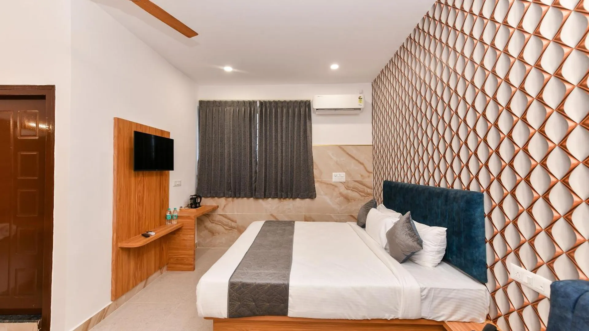 Hotel Shine International Maisúr