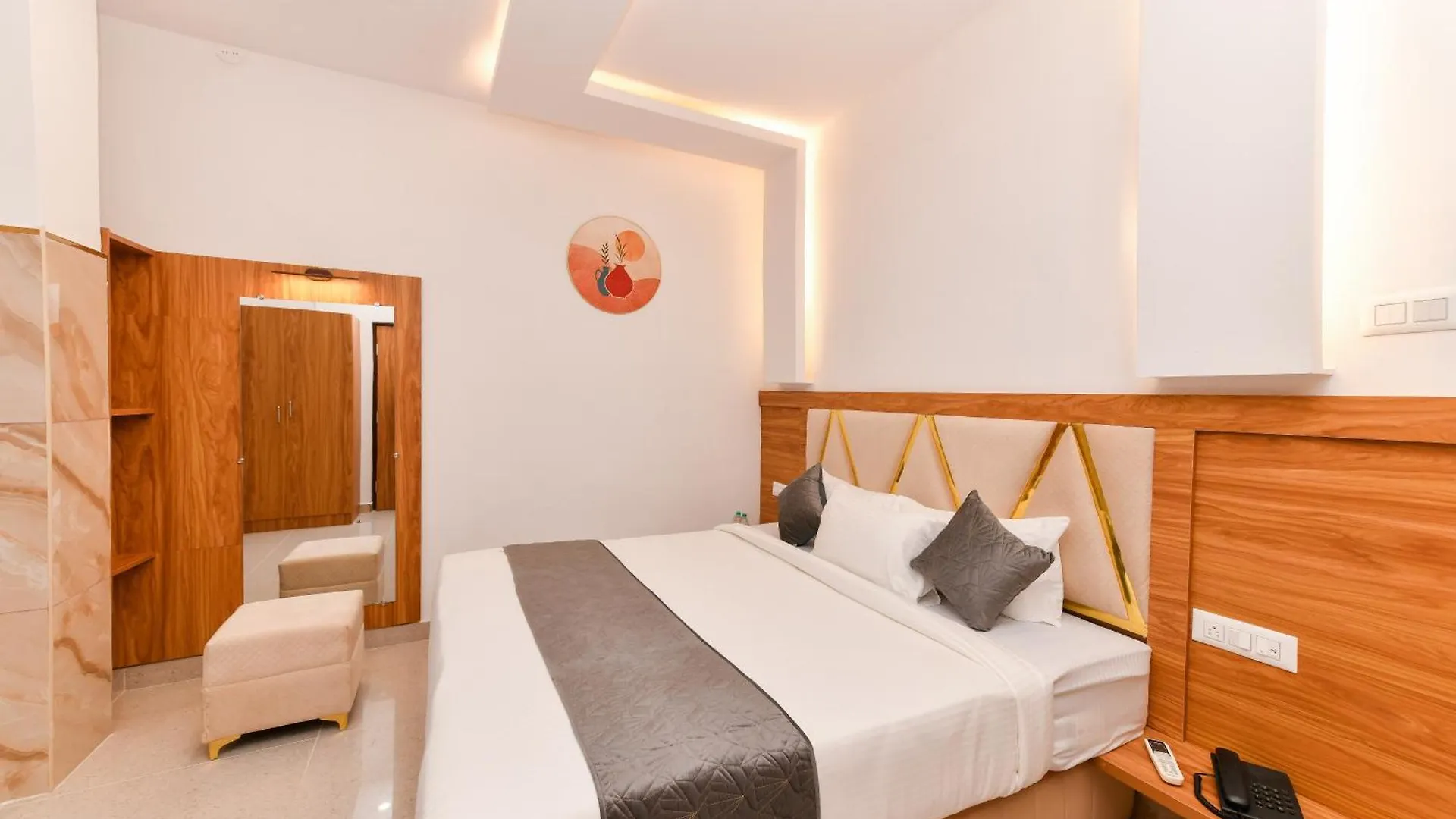 Hotel Shine International Maisúr