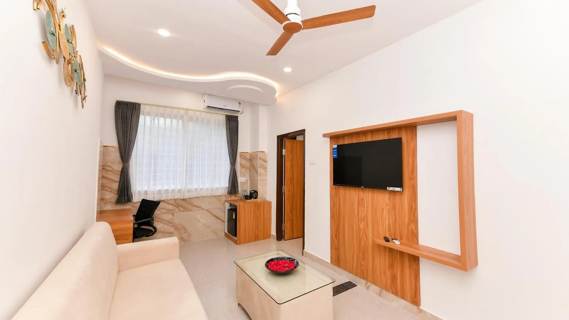 Hotel Shine International Mysore 3*,  India