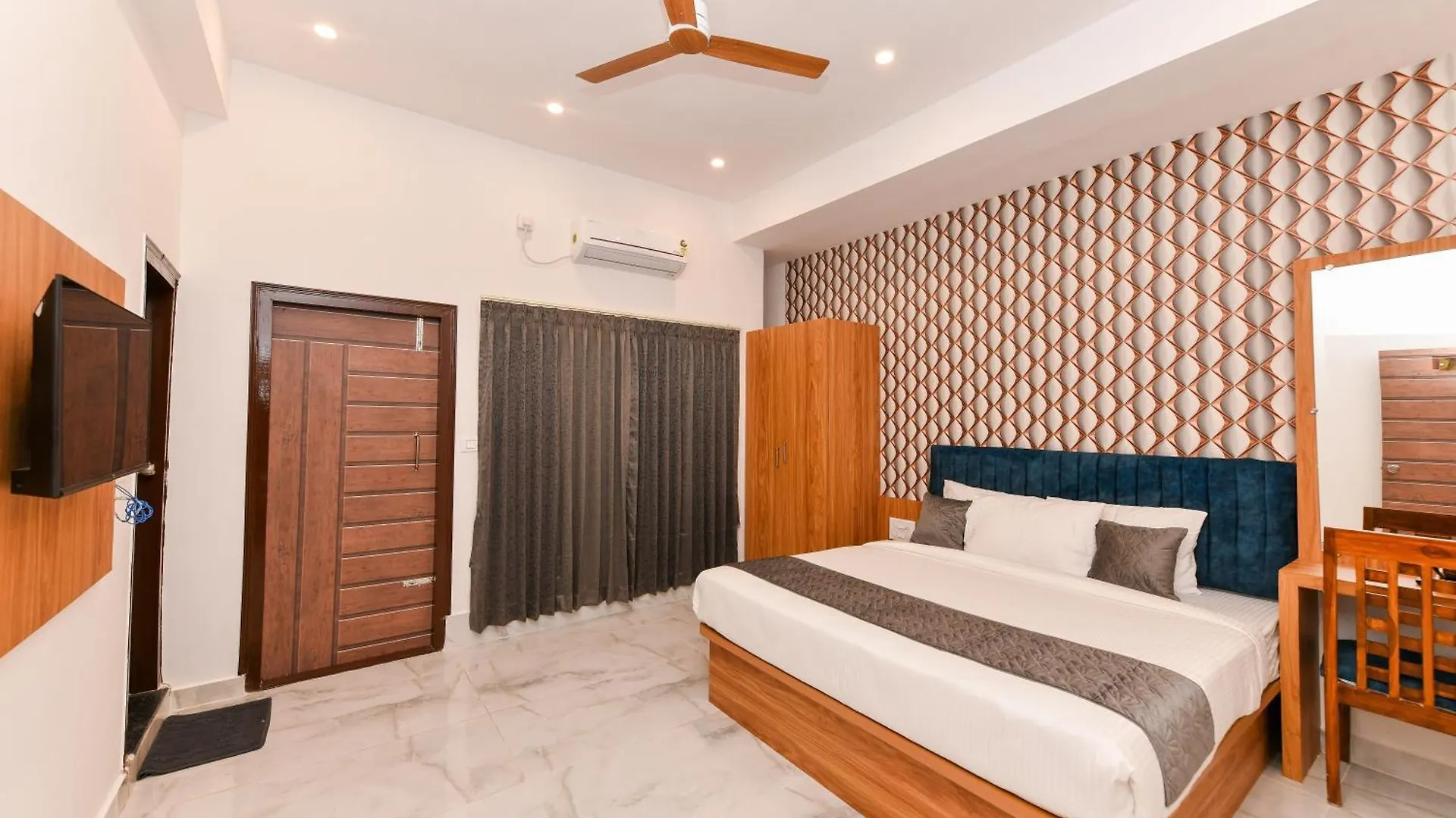 ***  Hotel Shine International Mysore India