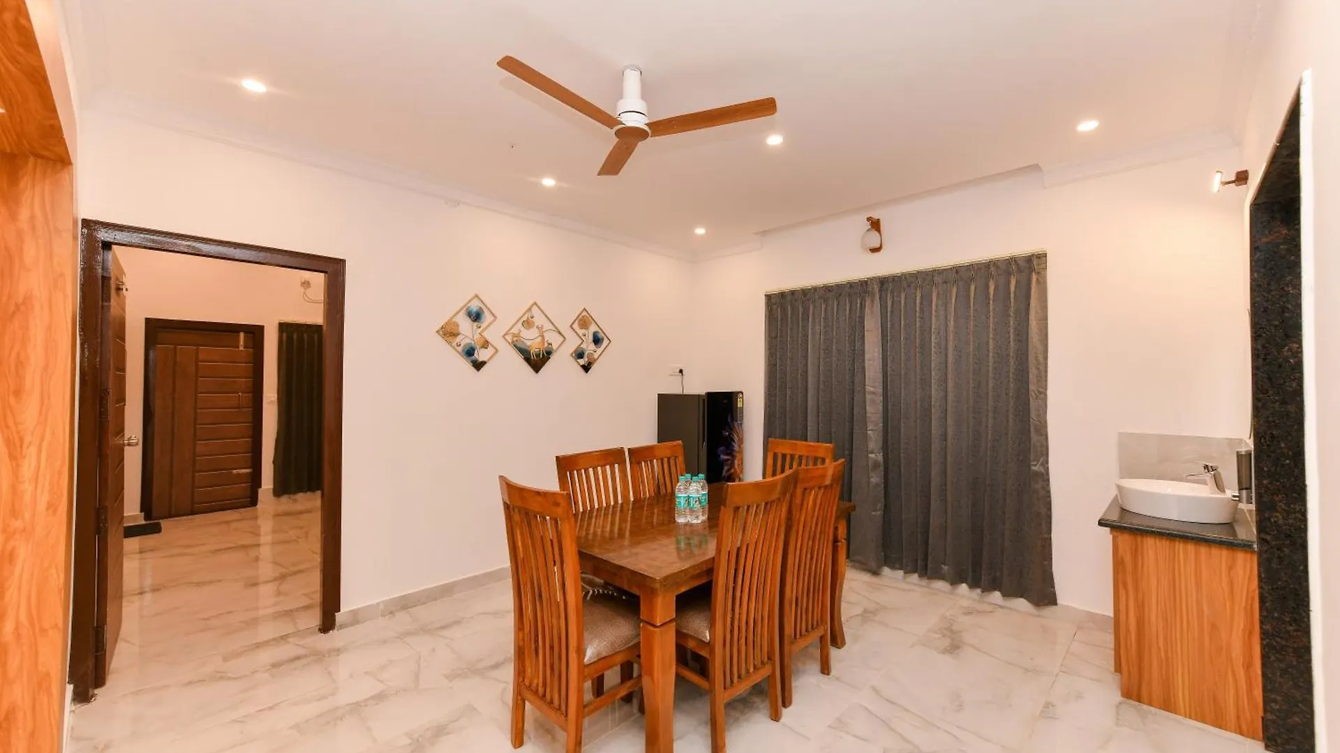 Hotel Shine International Mysore 3*,  India